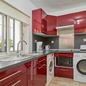  Apartamento 250 M From The